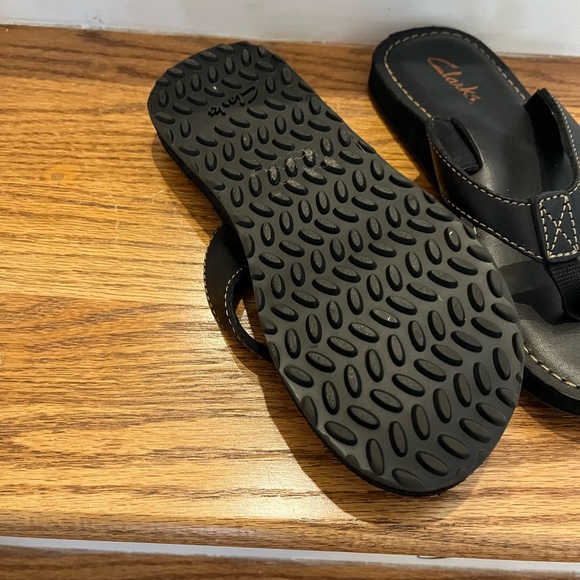 Clarks Black Sandals - Picture 4 of 4
